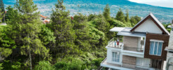 How to choose a good villa in Indonesia - Globe in the Hat x Azcarya Villa